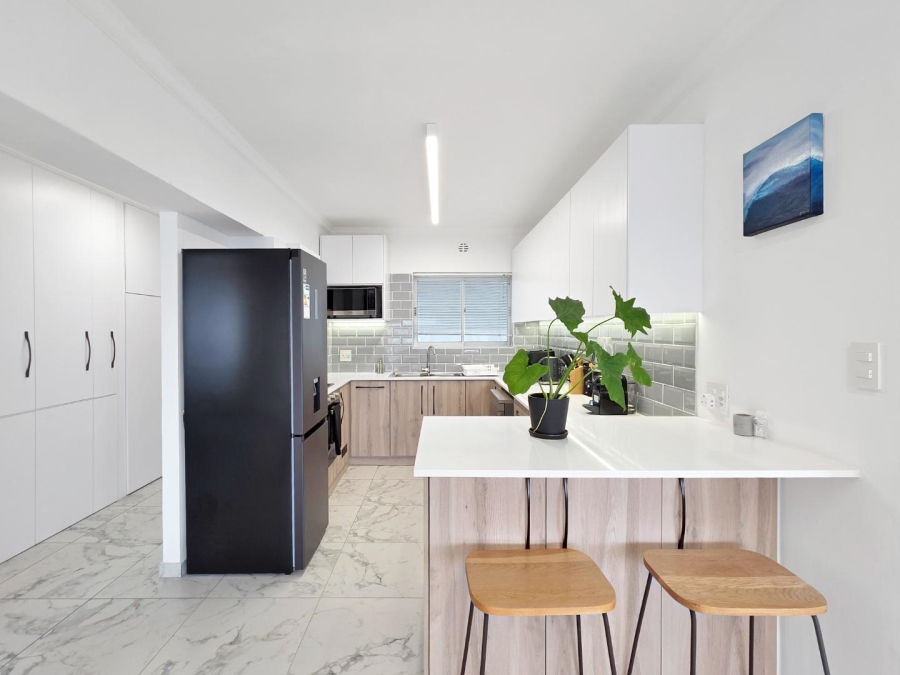 To Let 2 Bedroom Property for Rent in Sea Point Western Cape